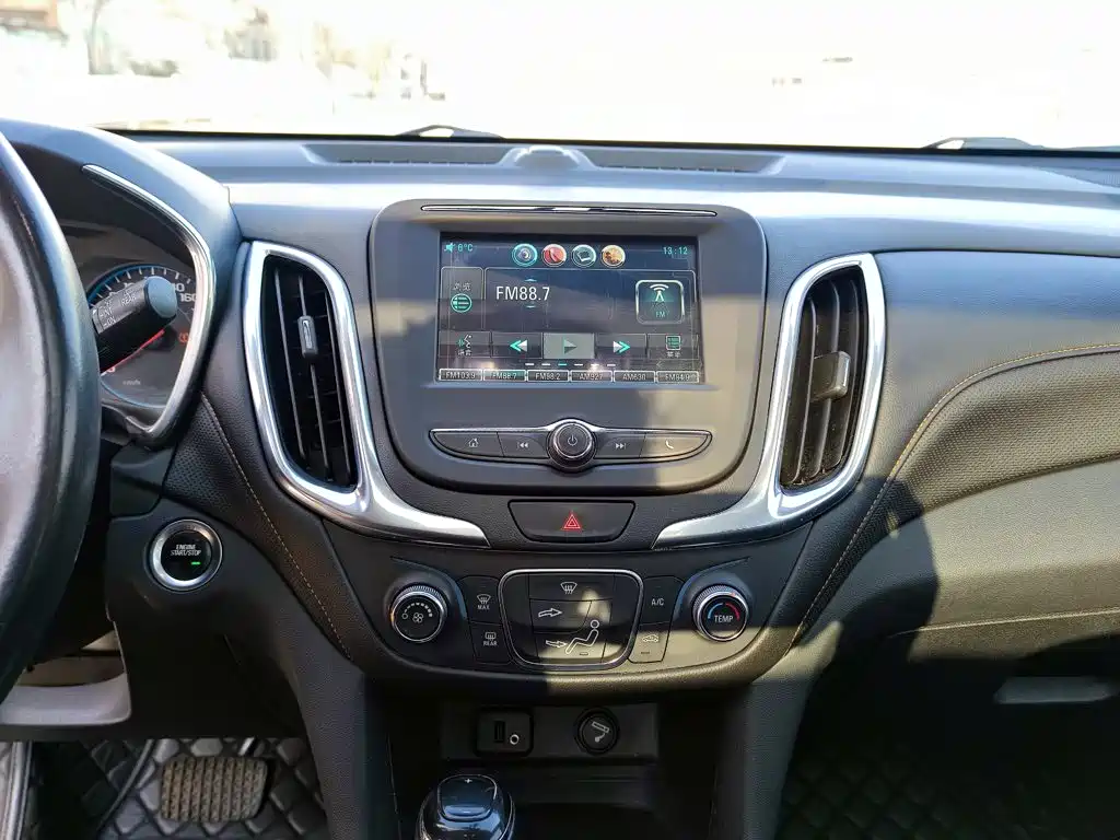 Chevrolet Equinox — миниатюра 13