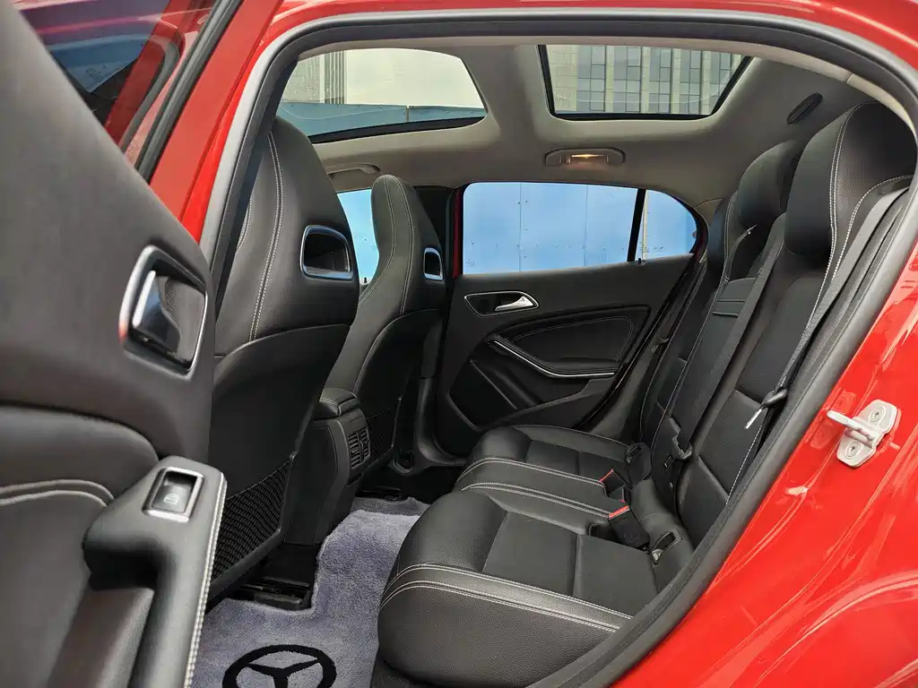 Mercedes-Benz GLA — миниатюра 7