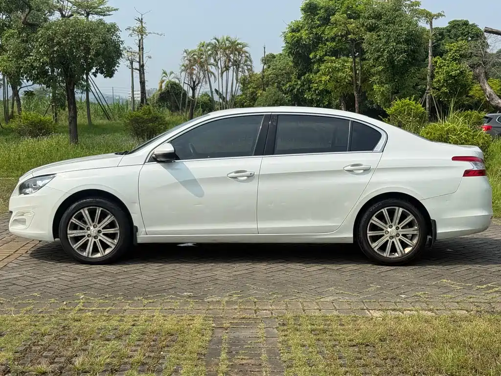 Peugeot 408 — миниатюра 4