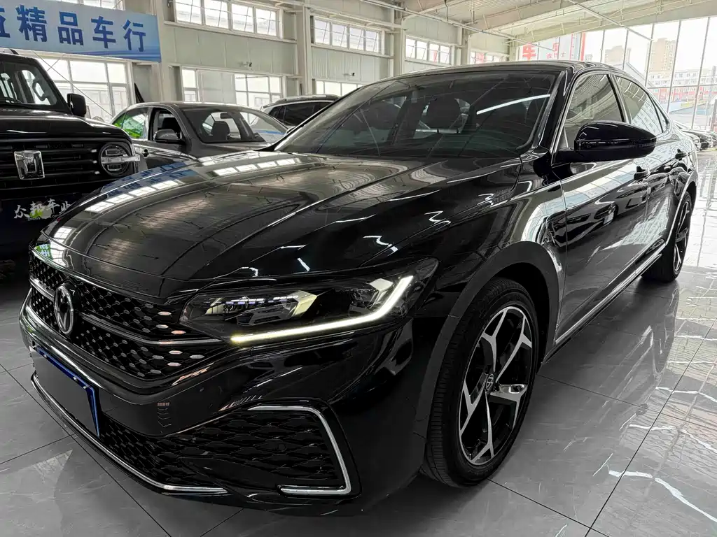 Volkswagen Passat 2023