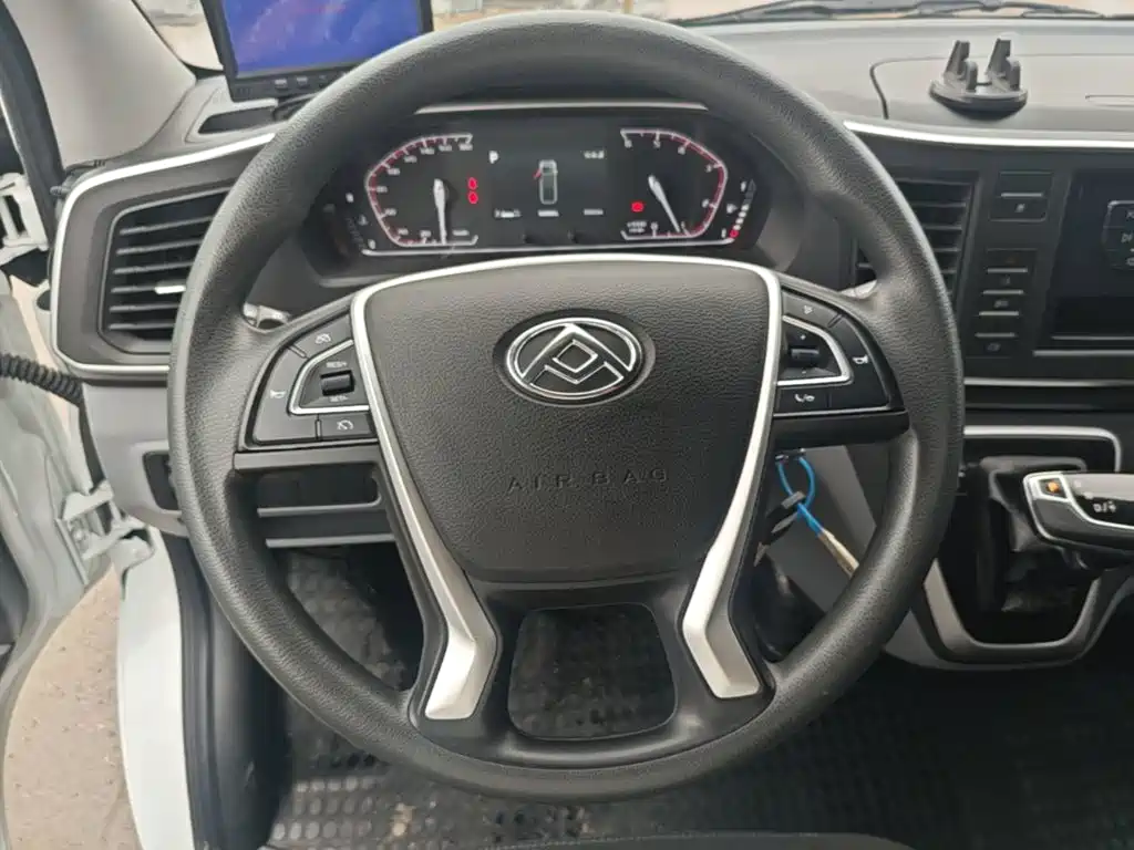 MAXUS V80 — миниатюра 11
