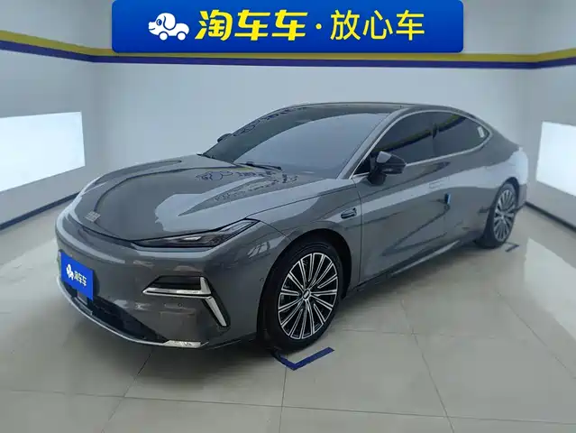 2025 Geely Galaxy Xingyao 8