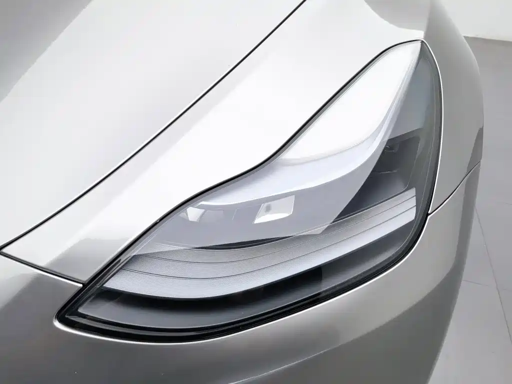 Tesla Model Y — миниатюра 7