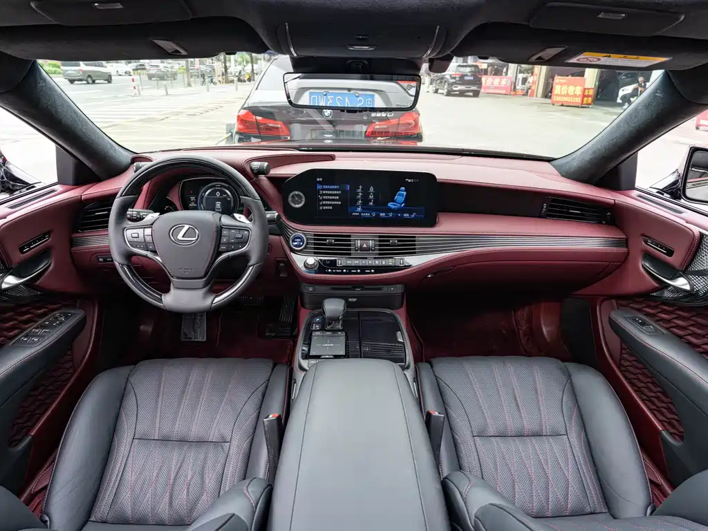 Lexus LS — миниатюра 13