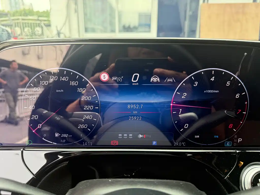 Mercedes-Benz E-Class — миниатюра 21
