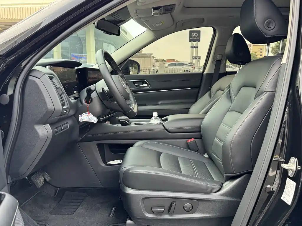Nissan Teramont — миниатюра 9