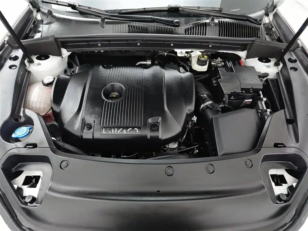 LYNK & CO. 02 HATCHBACK