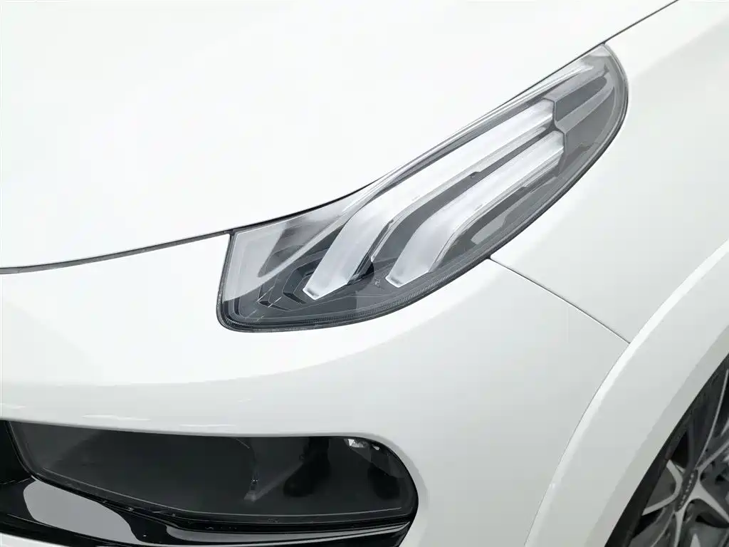 LYNK & CO. 02 HATCHBACK