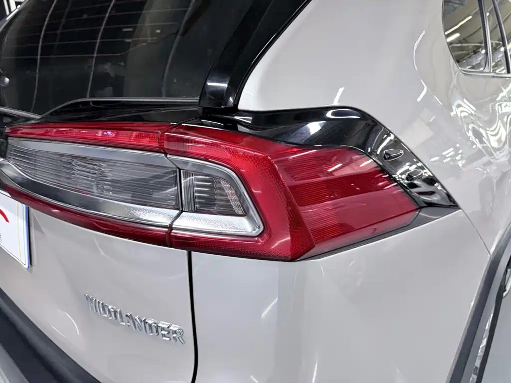 Toyota Wildlander — миниатюра 20