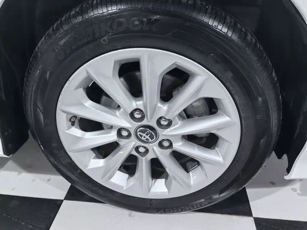 Toyota Corolla — миниатюра 8