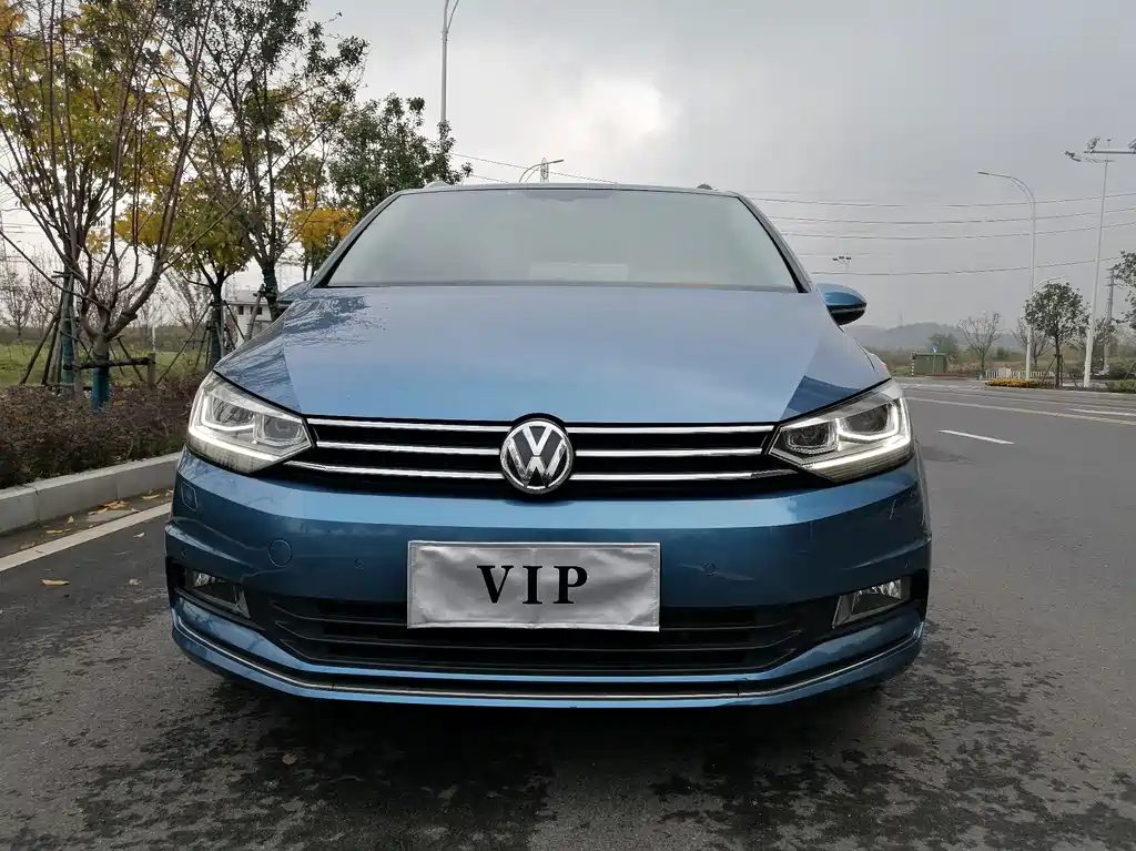 Volkswagen Touran — миниатюра 2