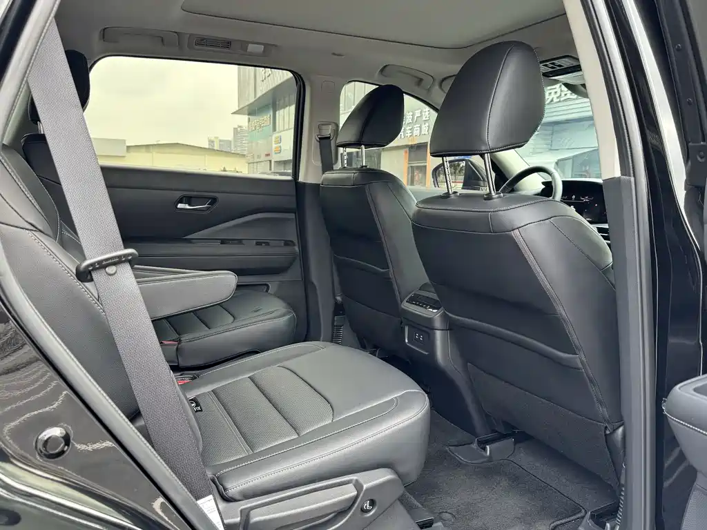 Nissan Teramont — миниатюра 16