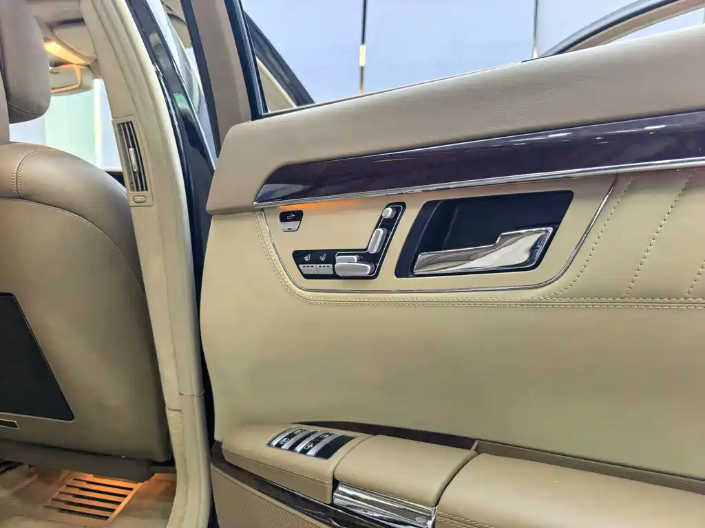 Mercedes-Benz S-Class — миниатюра 7