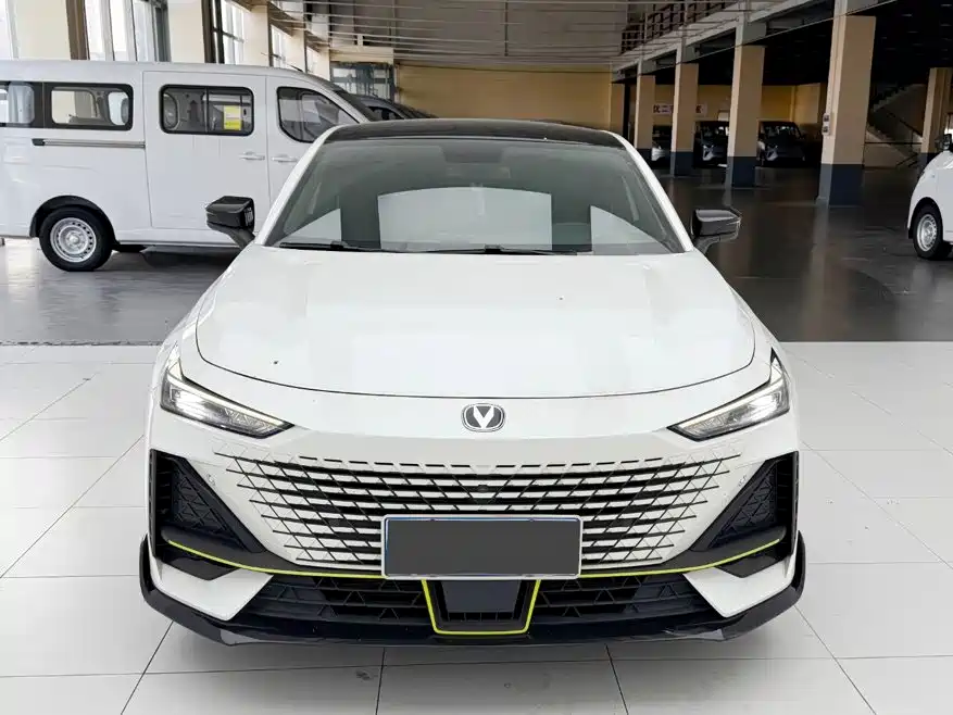 Changan UNI-V 2022 1.5T Sport
