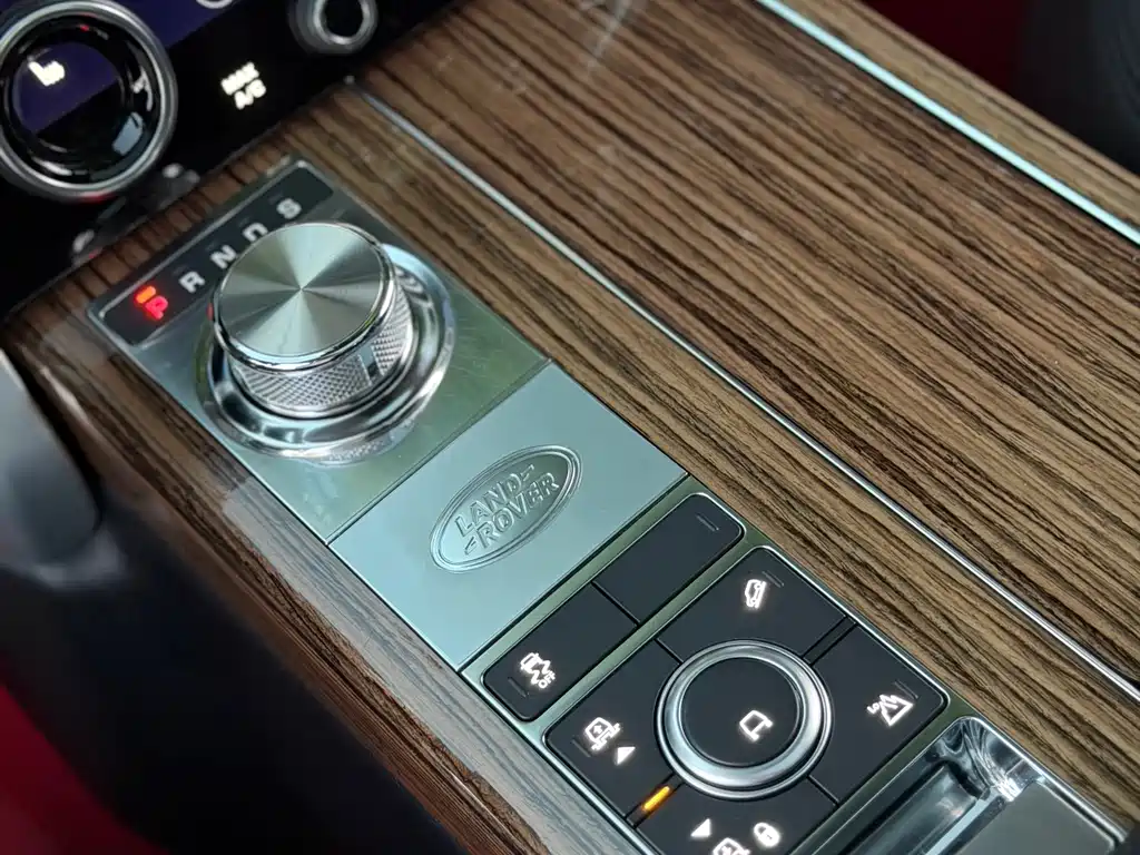 Land Rover Range Rover — миниатюра 15