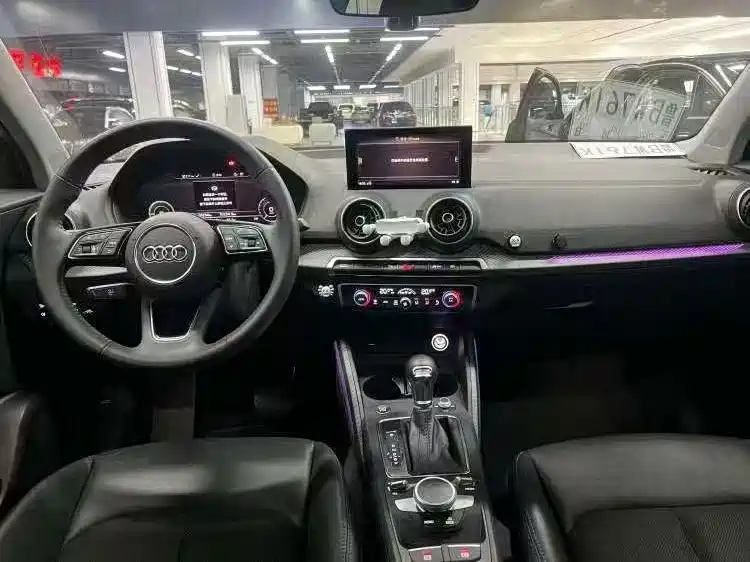 Audi Q2L e-tron — миниатюра 7