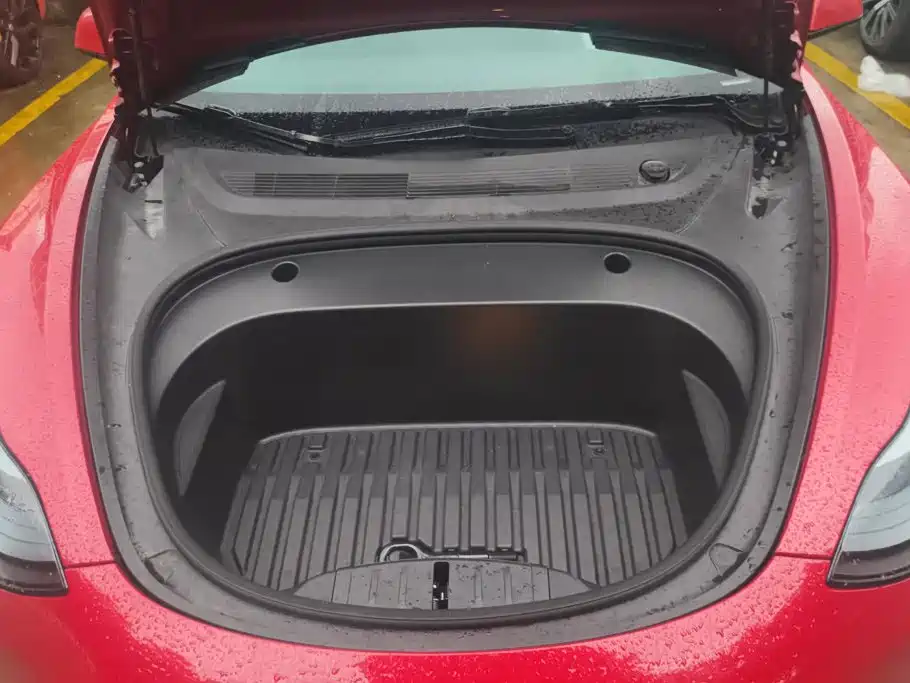 Tesla Model 3 — миниатюра 10