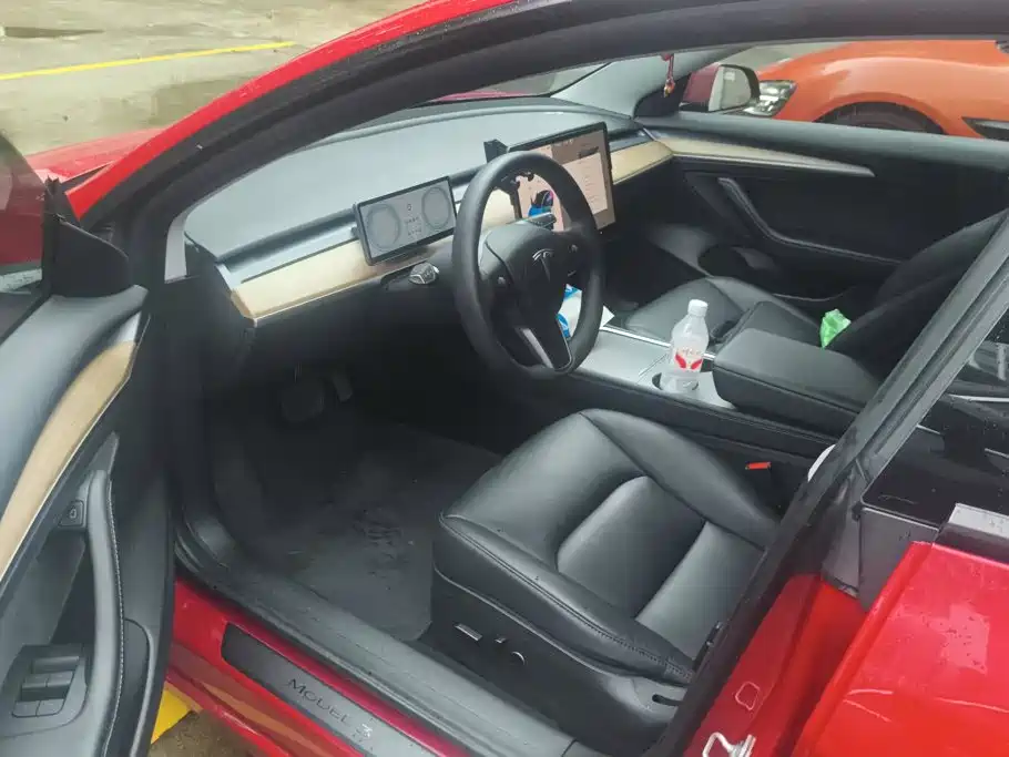 Tesla Model 3 — миниатюра 9