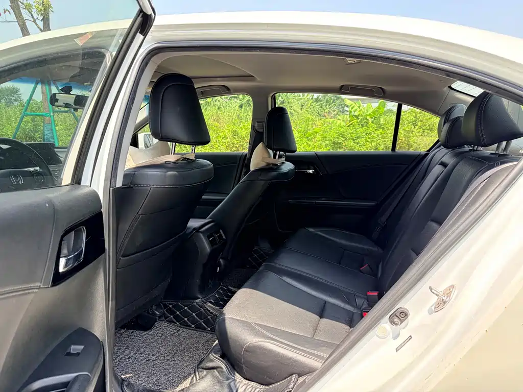 Honda Accord — миниатюра 11