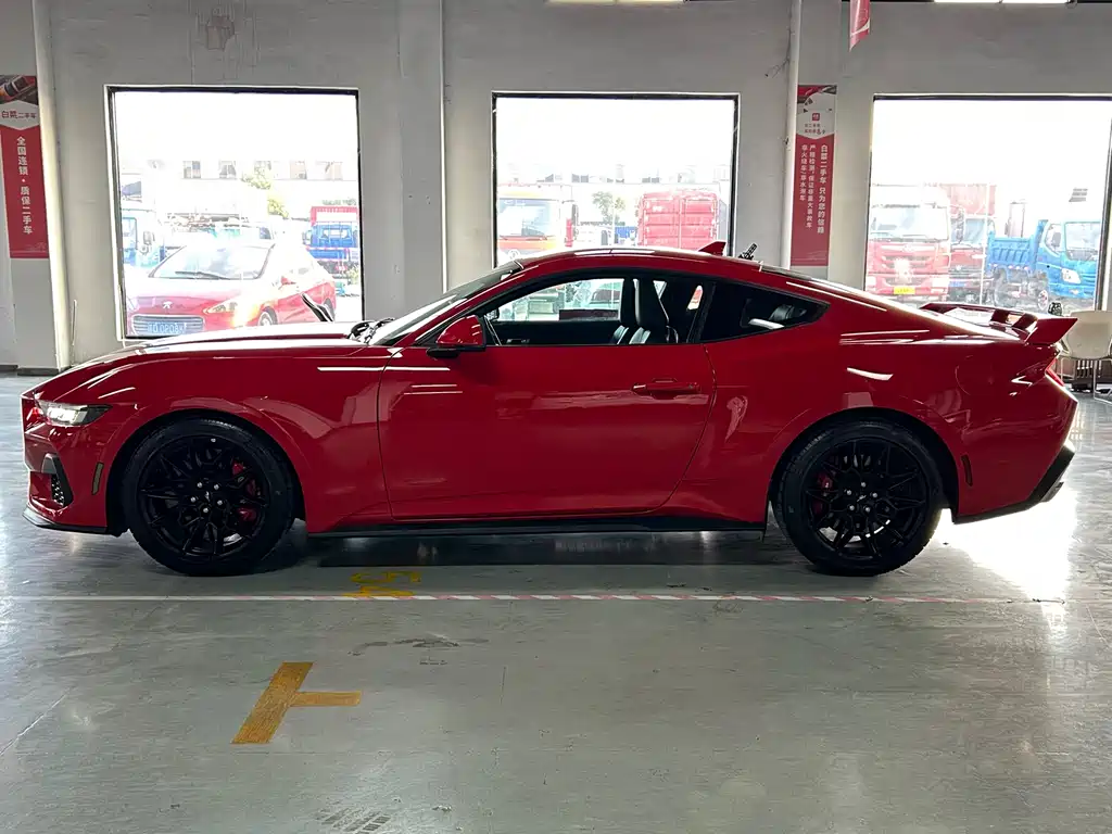 Ford Mustang — миниатюра 12