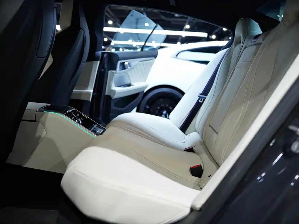 BMW M8 — миниатюра 35