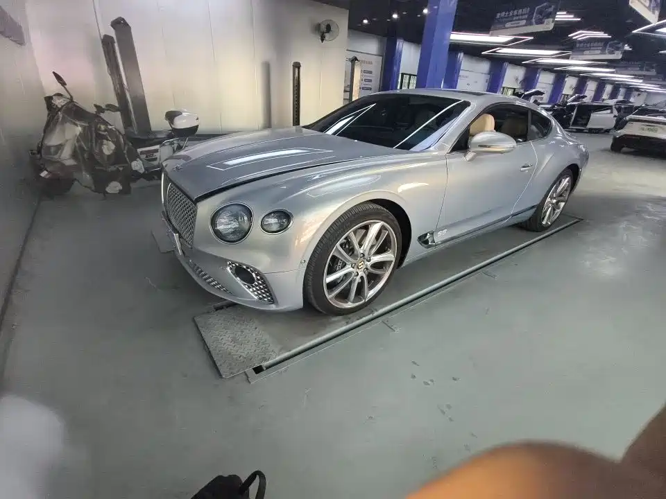 Bentley Continental 2020