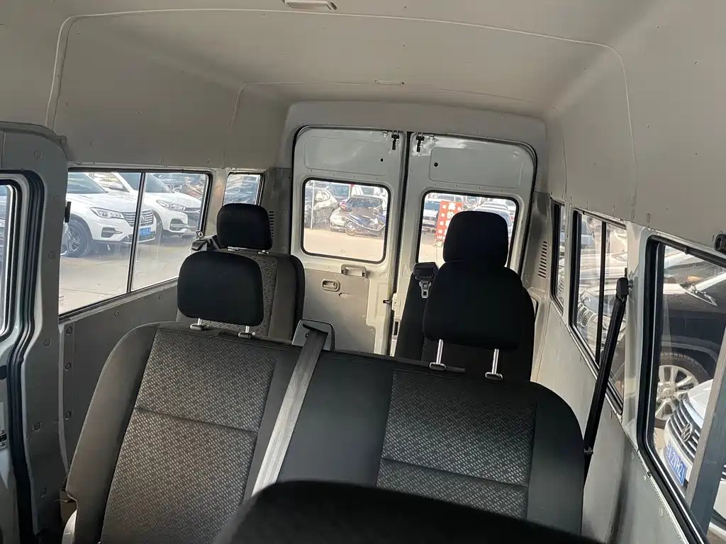 IVECO Daily — миниатюра 9