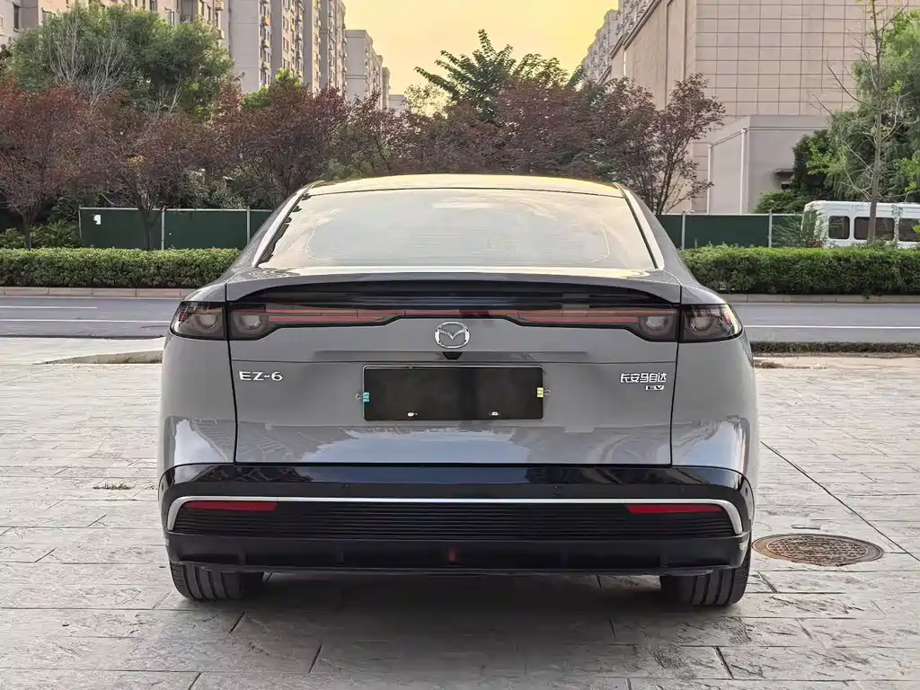 Mazda EZ-6 — миниатюра 8