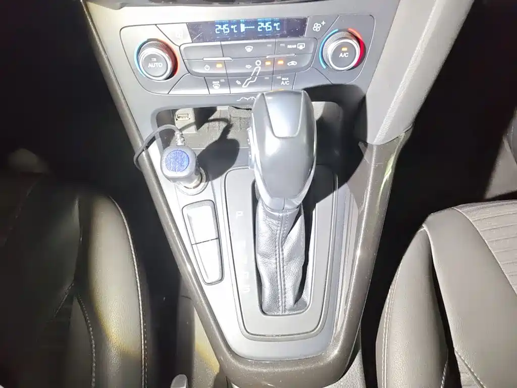 Ford Focus — миниатюра 10