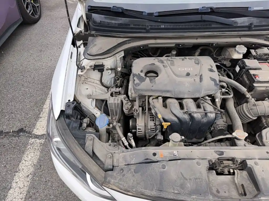 Hyundai Elantra — миниатюра 19