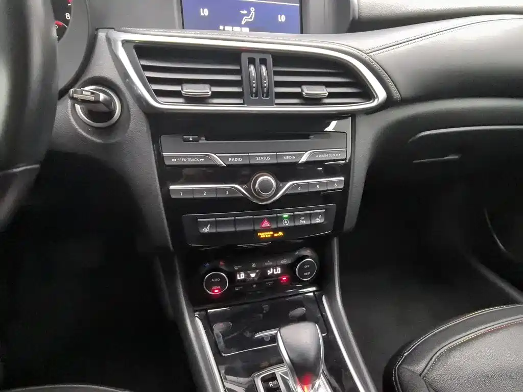 Infiniti QX30 — миниатюра 12