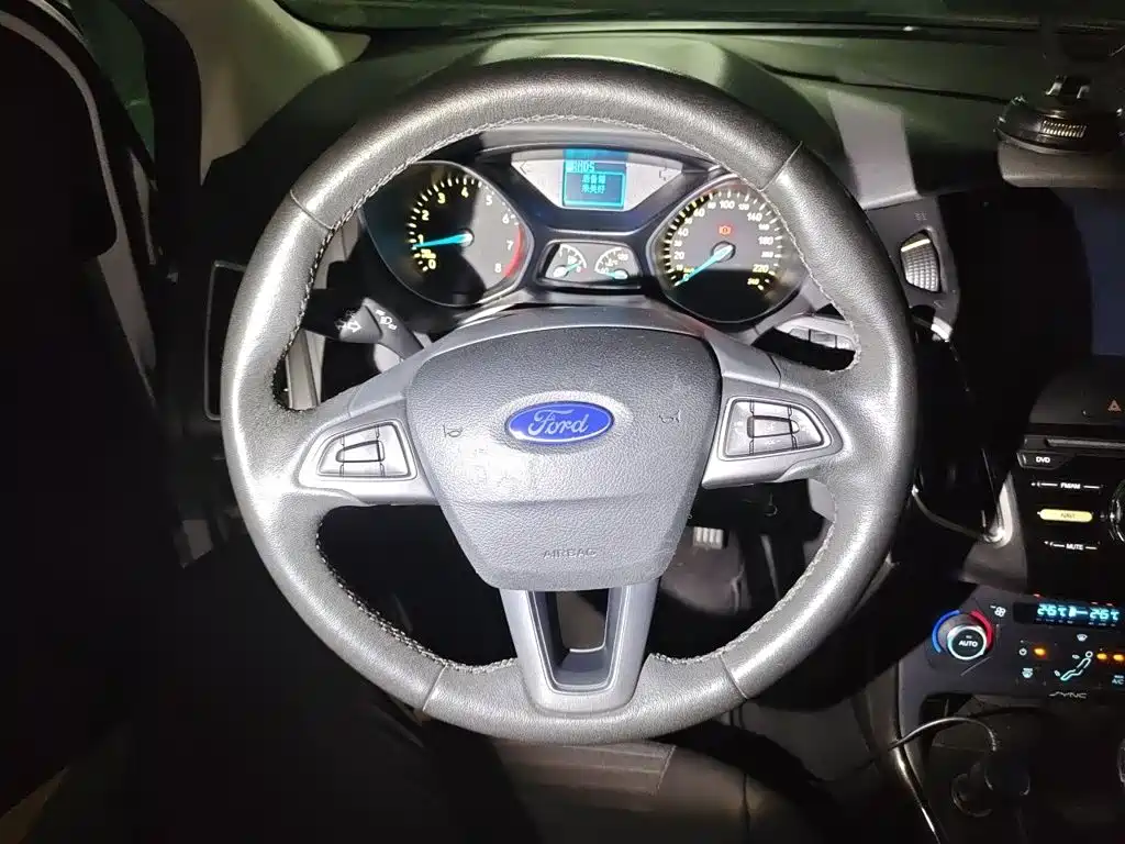 Ford Focus — миниатюра 6