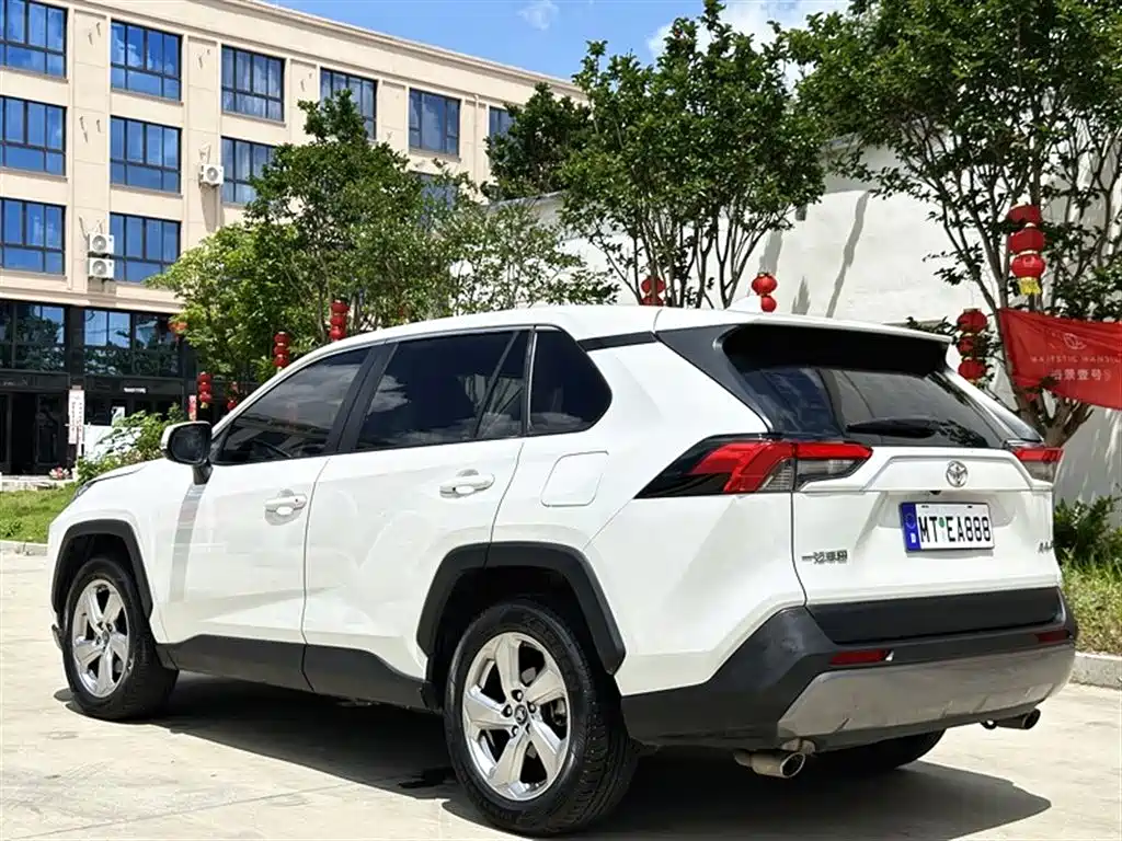 Toyota RAV4 2021 2.0L CVT