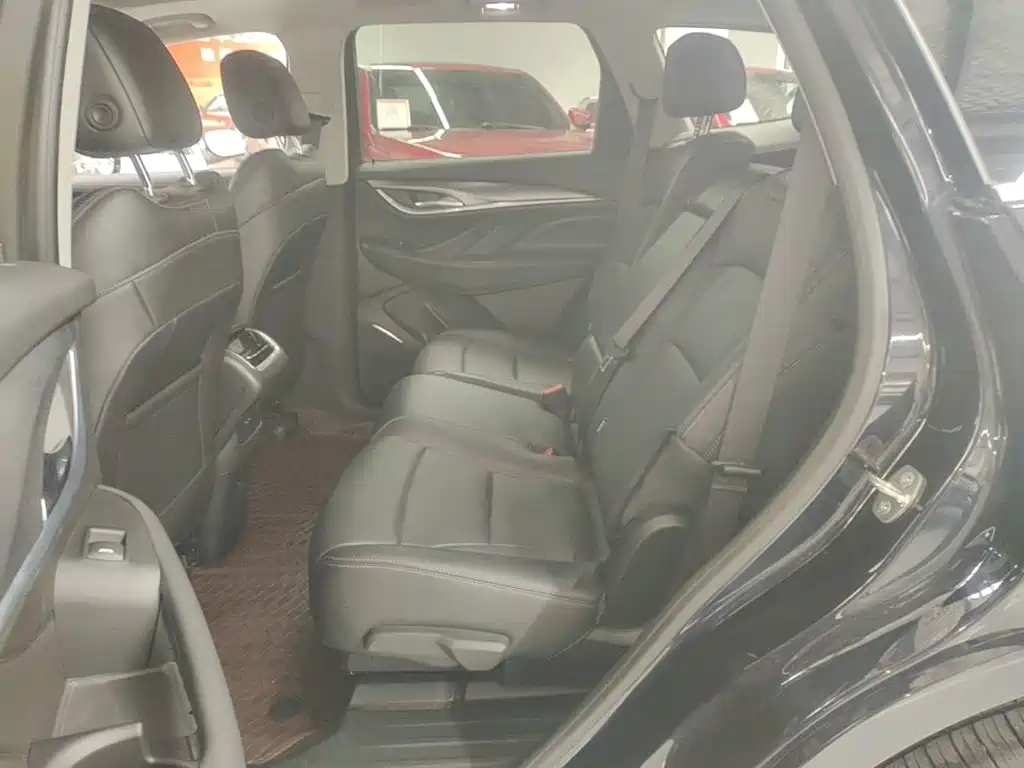 Buick Enclave — миниатюра 17