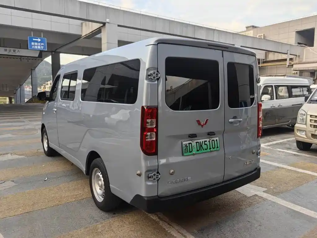 Wuling Yangguang — миниатюра 6