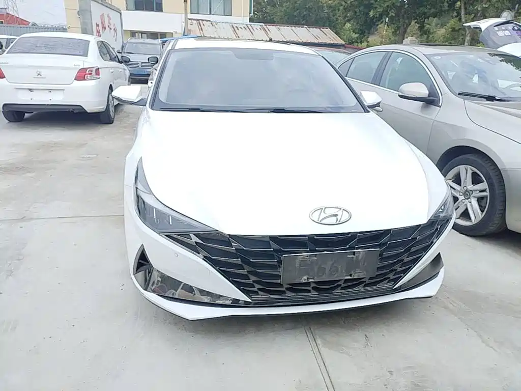 Hyundai Elantra — миниатюра 3