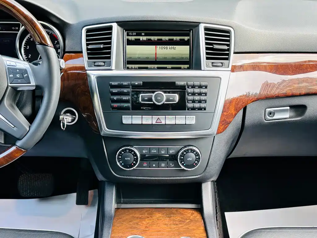 Mercedes-Benz M-Class — миниатюра 19