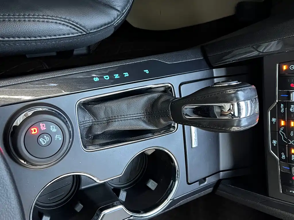 Ford Explorer (Import) — миниатюра 7