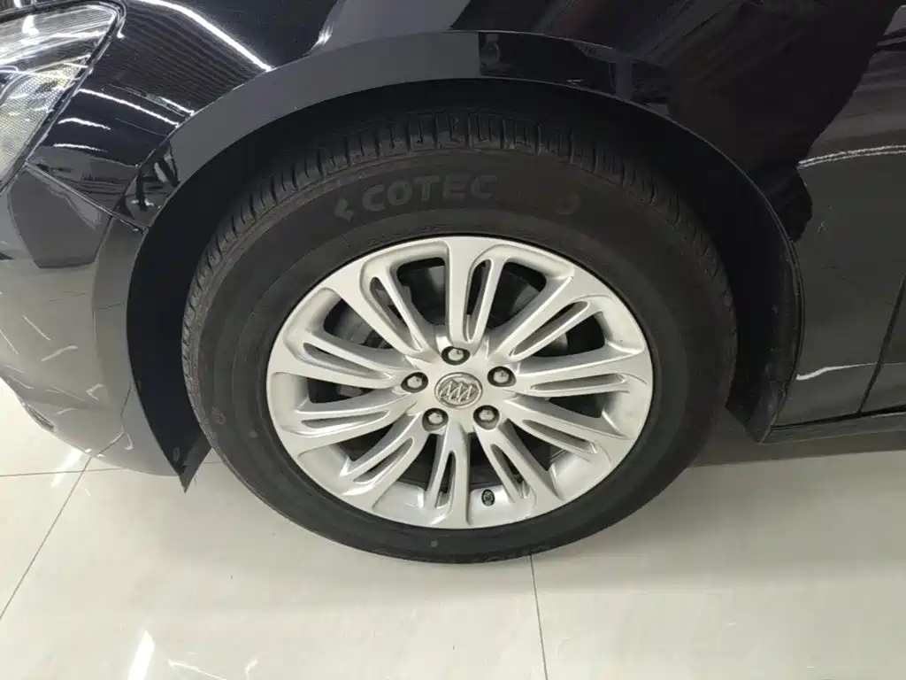 Buick LaCrosse — миниатюра 25