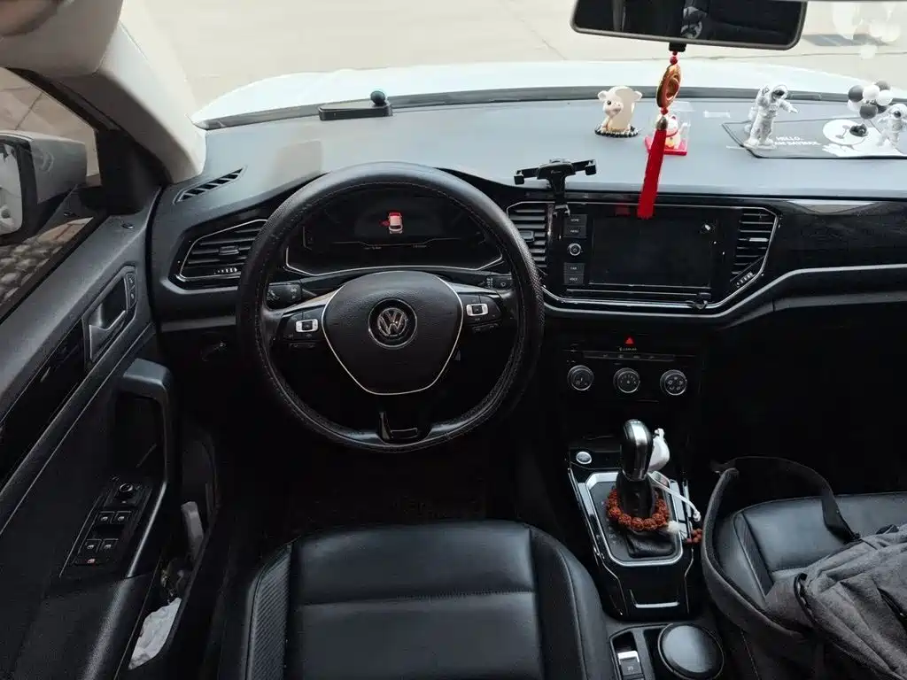 Volkswagen T-Roc — миниатюра 3