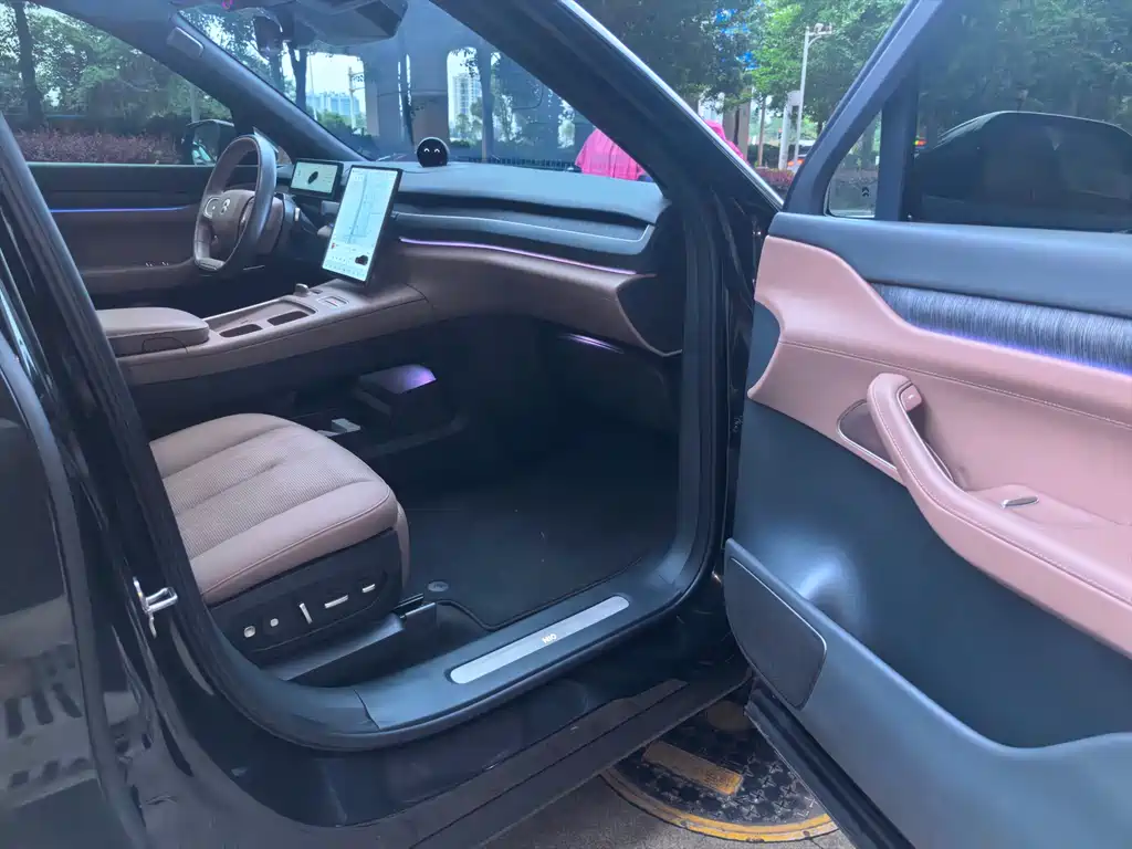 NIO ES8 2023 100kWh