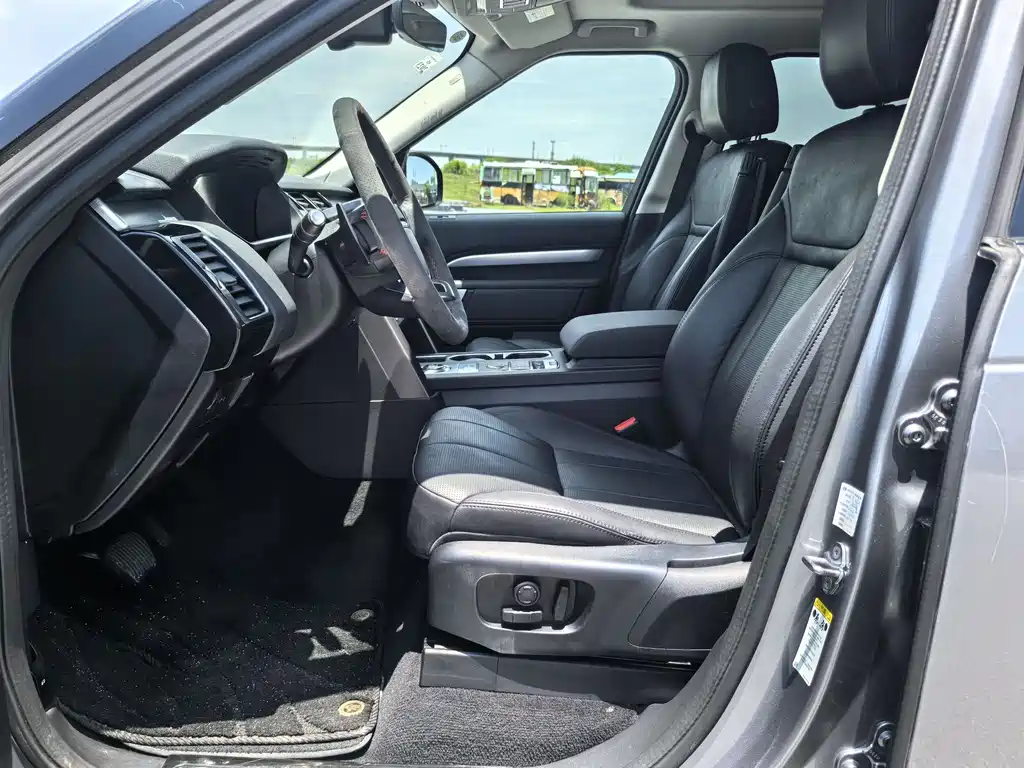 Land Rover Discovery 2020 2.0T 30