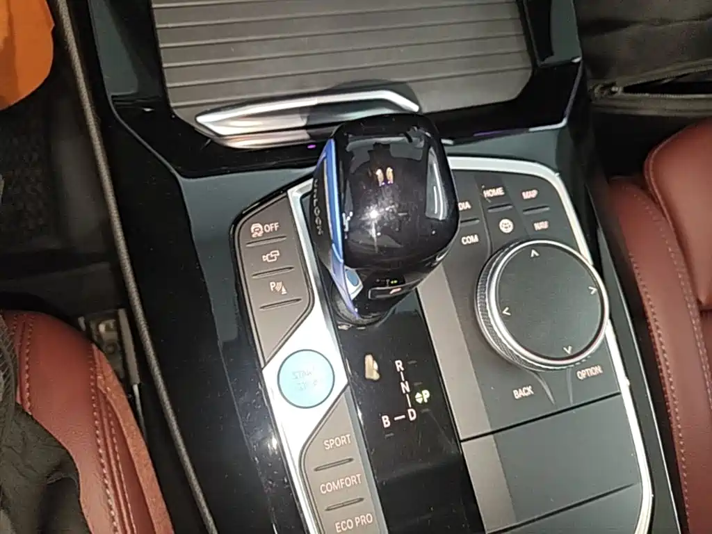 BMW iX3 — миниатюра 14