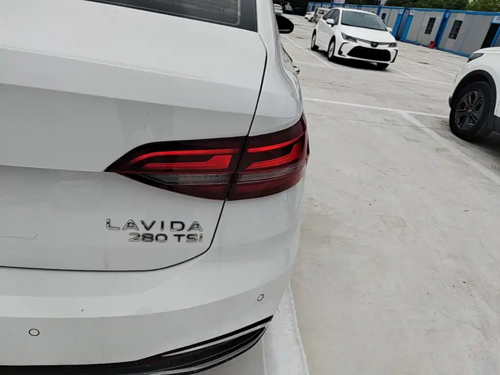 Volkswagen Lavida — миниатюра 8