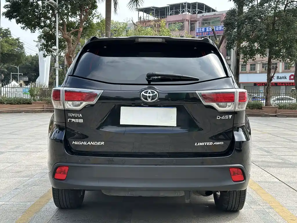 TOYOTA HIGHLANDER