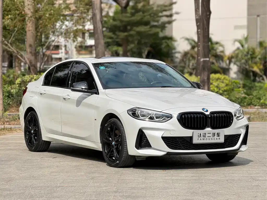 BMW 1 SERIES