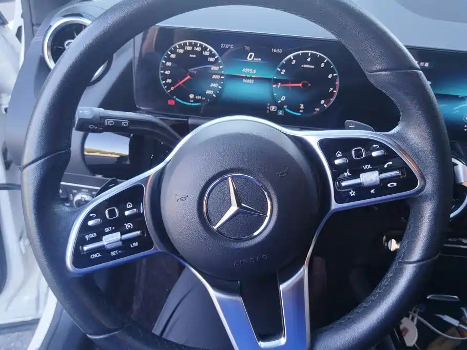 Mercedes-Benz GLA — миниатюра 15
