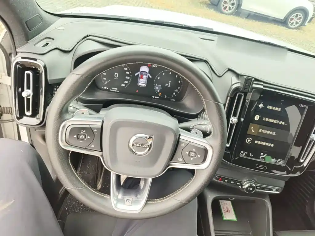 Volvo XC40 — миниатюра 11