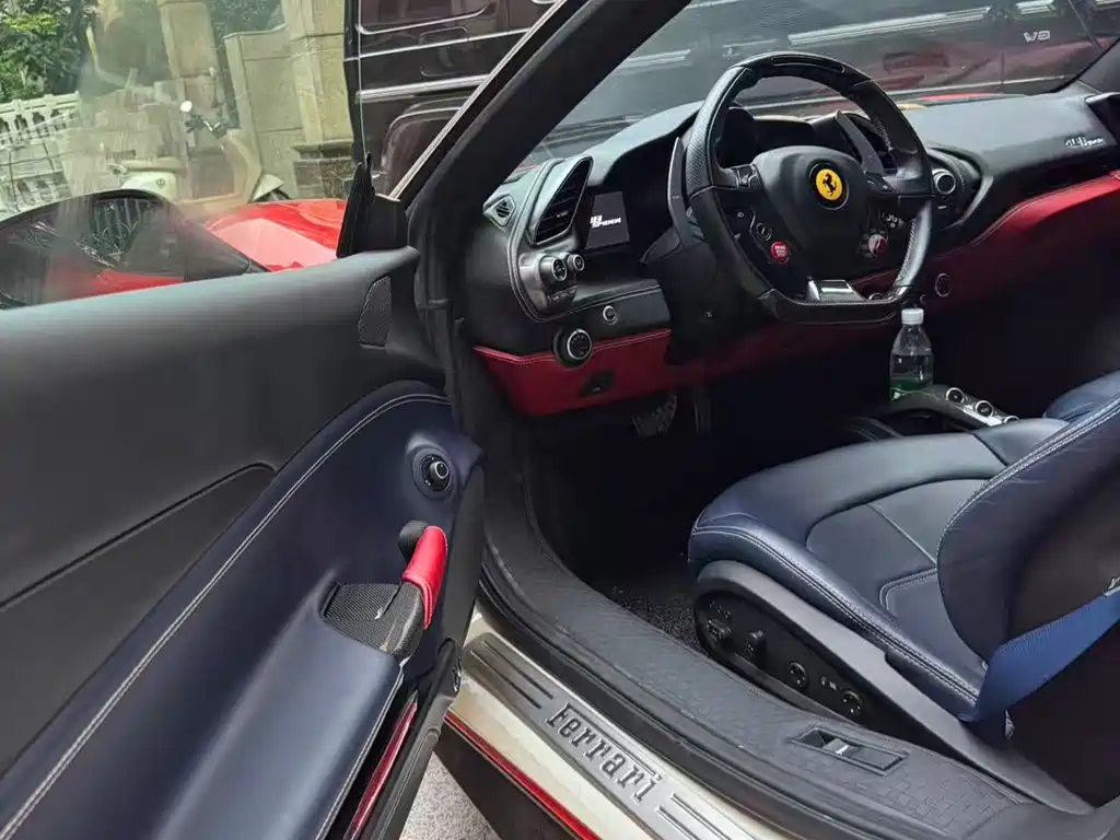 Ferrari 488 — фотографии объявления, Фото 9