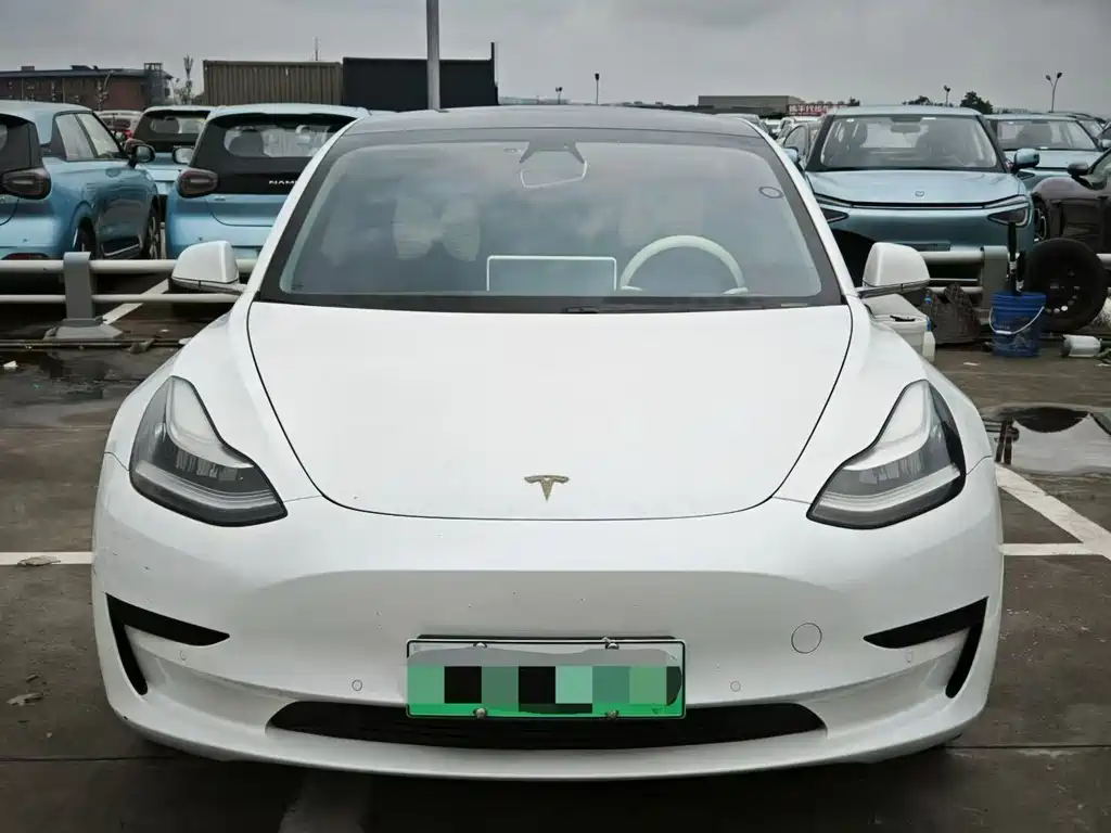Tesla Model 3 — миниатюра 2